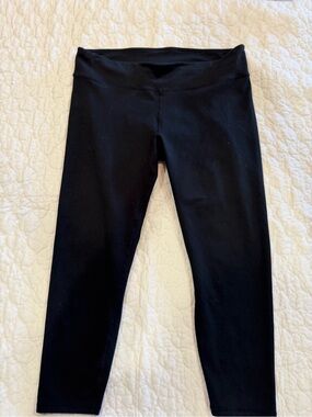Fabletics cropped leggings